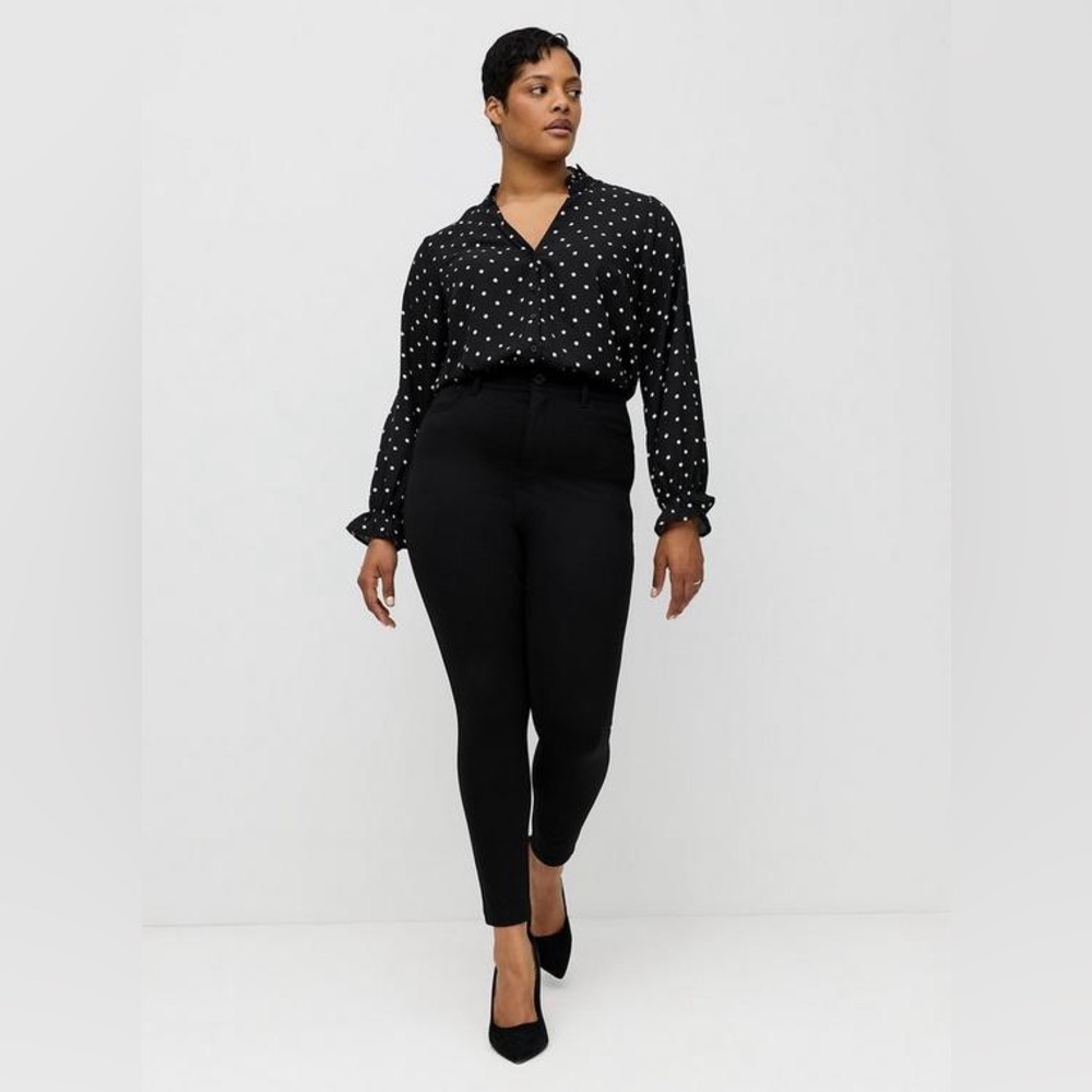 Torrid Studio Bombshell Skinny Ankle Pant | 18R | Like New